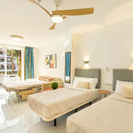 Americas - On The Golden Mile - As De Casas Playa de las Americas (Tenerife)