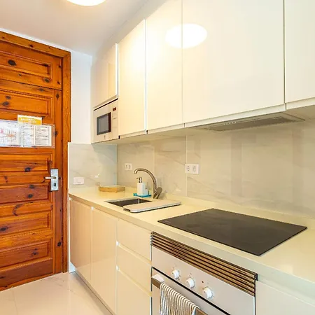 Daire Americas - On The Golden Mile - As De Casas