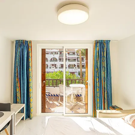 Americas - On The Golden Mile - As De Casas * Playa de las Américas